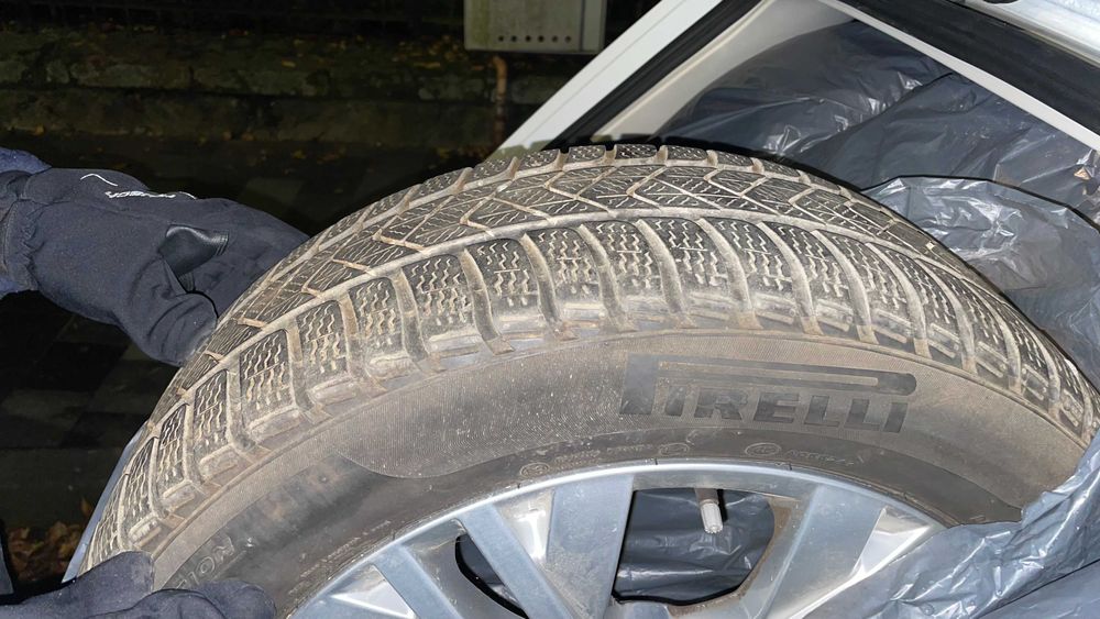 2x Pirelli 215/55 R17 94H M+S Anvelope jarna DOT 2021