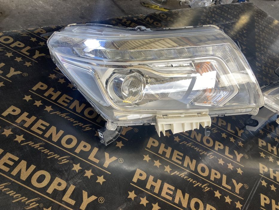 Nissan Navara 2017 година Led Фарове Лед Оборудвани