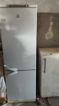 Холодильник Indesit firma