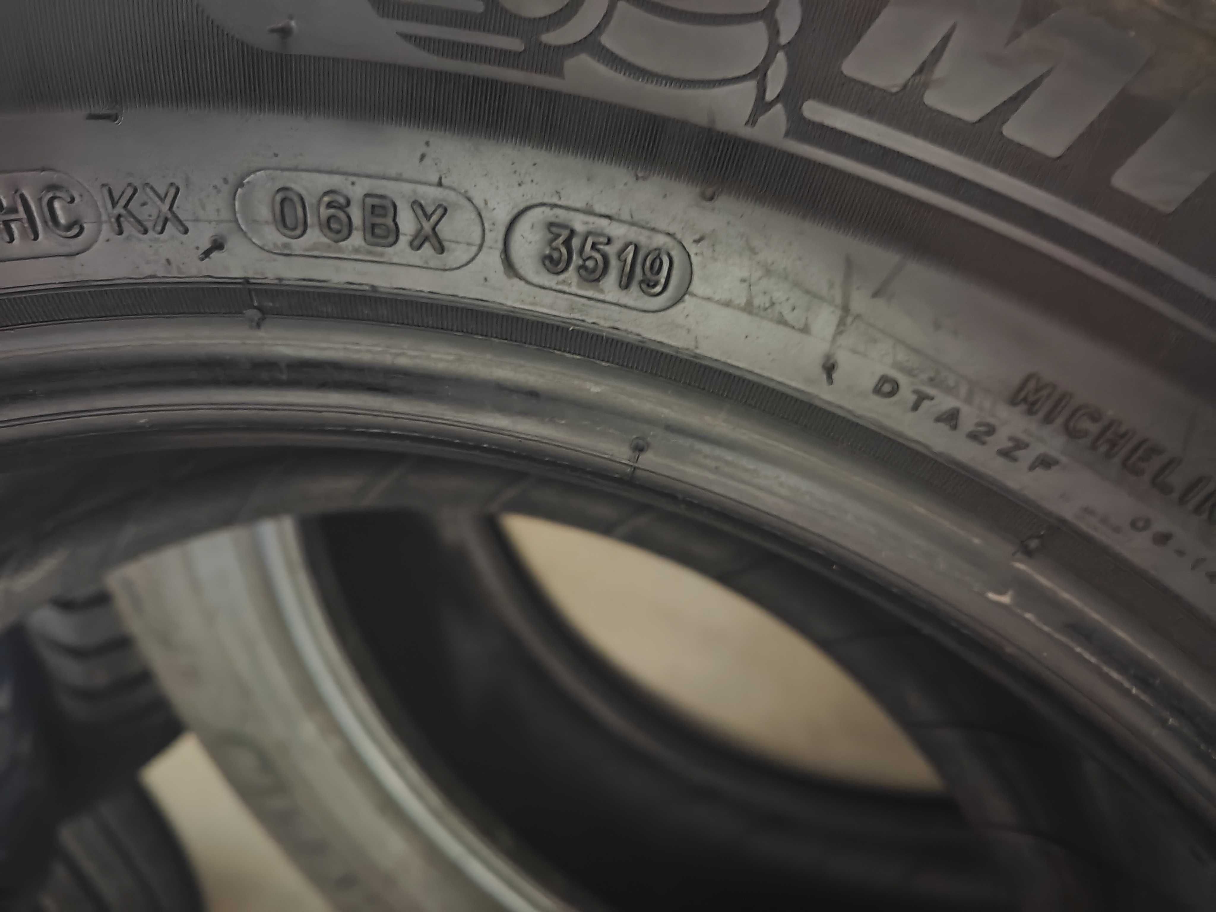 2бр.зимни гуми 215/60/17 Michelin