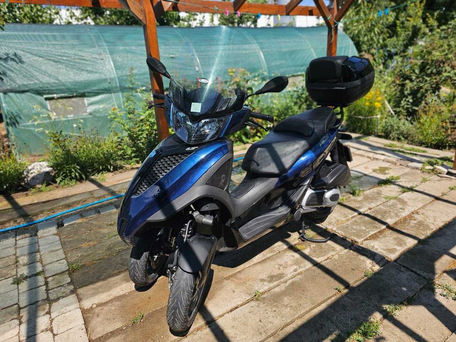 Vând Piaggio MP3 300 LT – An fabricație 2016 – Stare impecabilă!