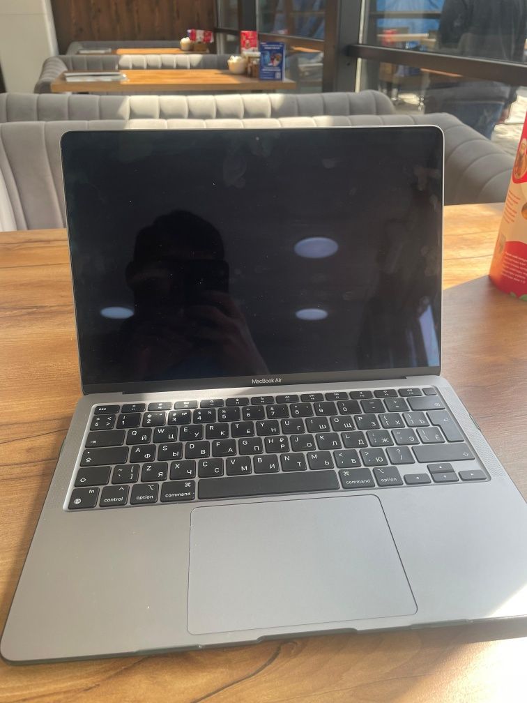 Macbook air  m1 20