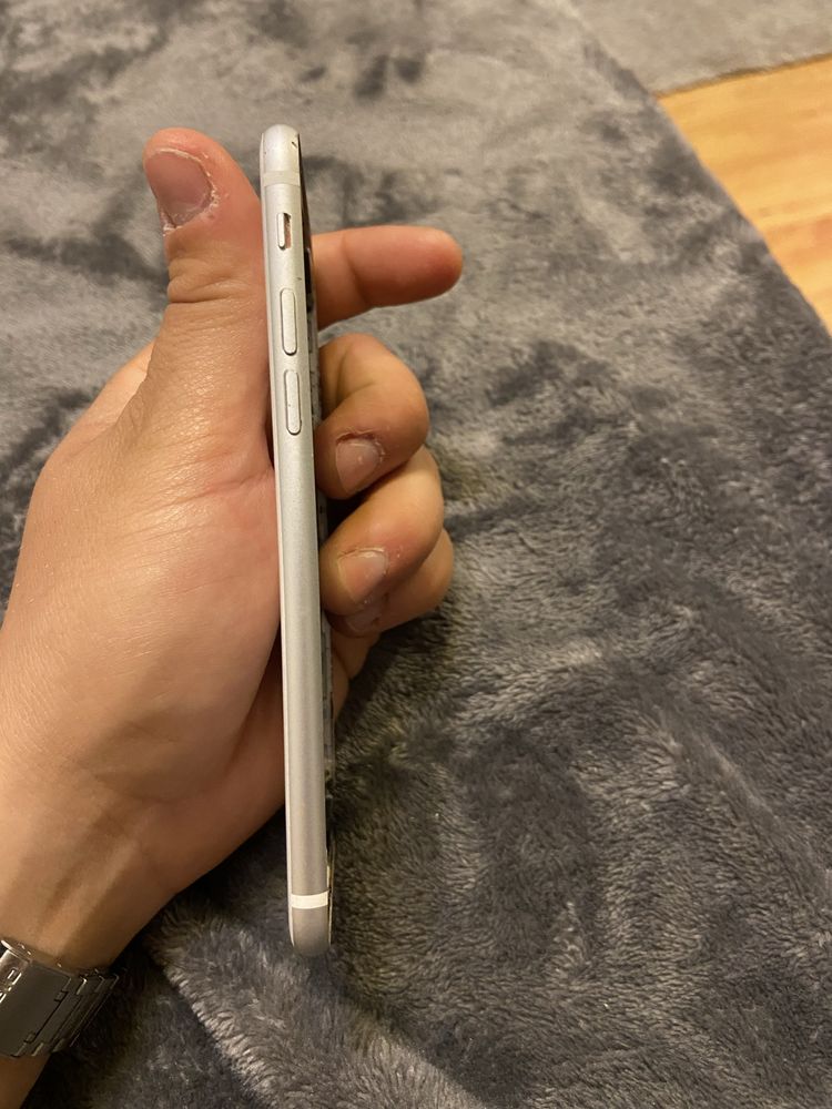 Iphone se 2020 fara ecran