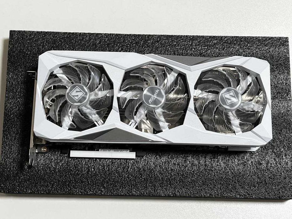 Чисто НОВА ASRock RX 7700 XT 12GB OC White - с 36м. гаранция
