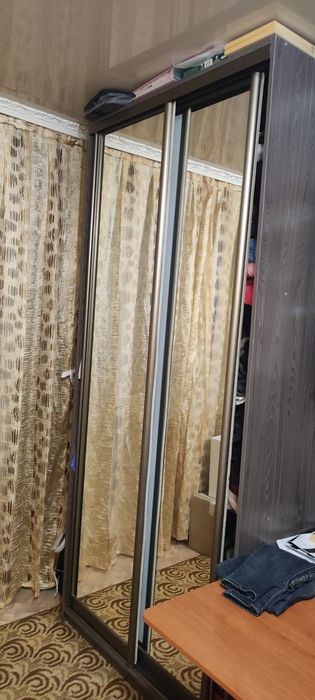 Продам отличный шкаф купе
