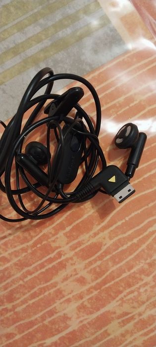 Наушники Samsung проводные новые