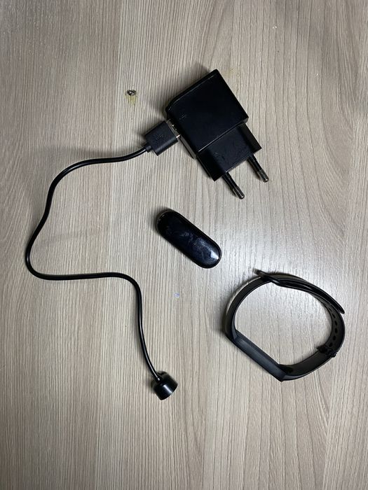 Продам mi band 6 не работают