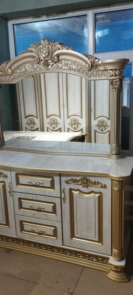 Mebel spalniy komplekt