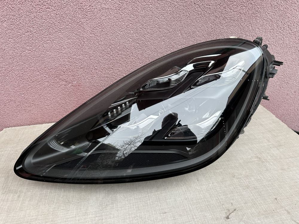 Far led stanga dreapta Porsche Cayenne 9Y 2019/2023 cod 9Y0941036J