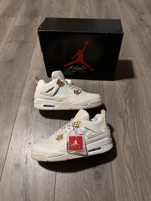 Jordan 4 Metalic Gold