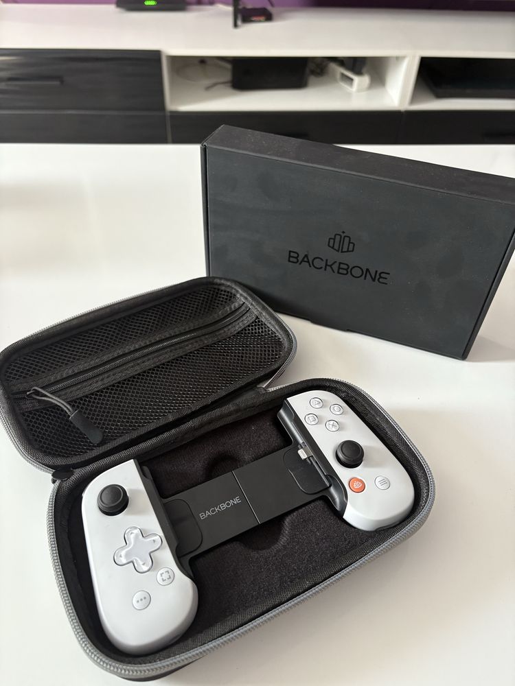 Playstation Backbone Lightning контролер