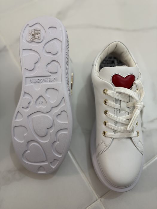 Бели кецове Love Moscino