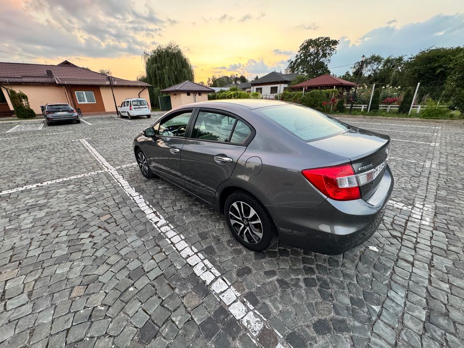 Honda Civic 4D 1.8 ES M/T Executive
