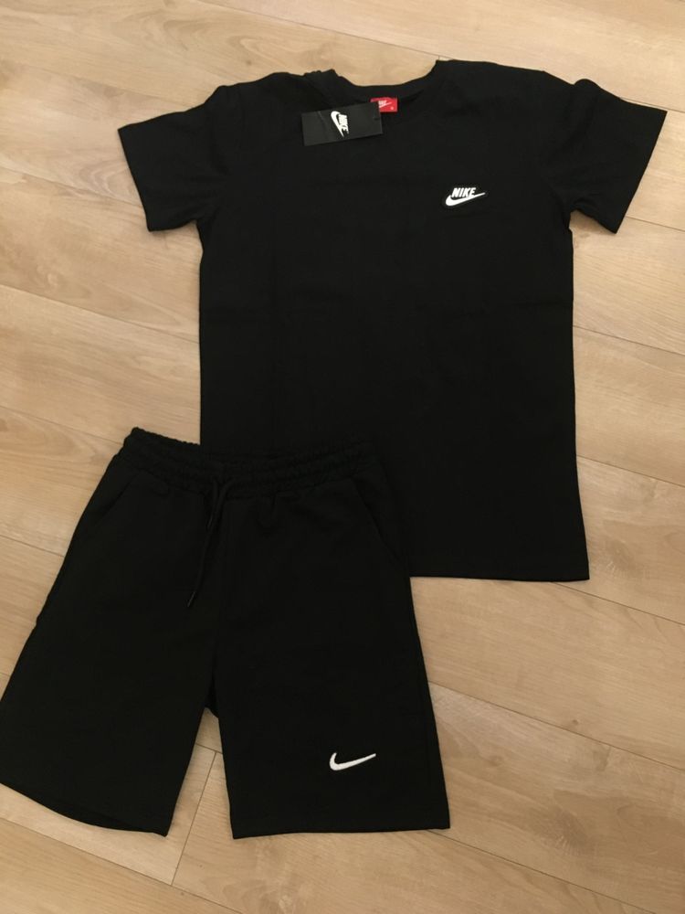 Compleu Nike tricou + pantaloni scurti/ lungi