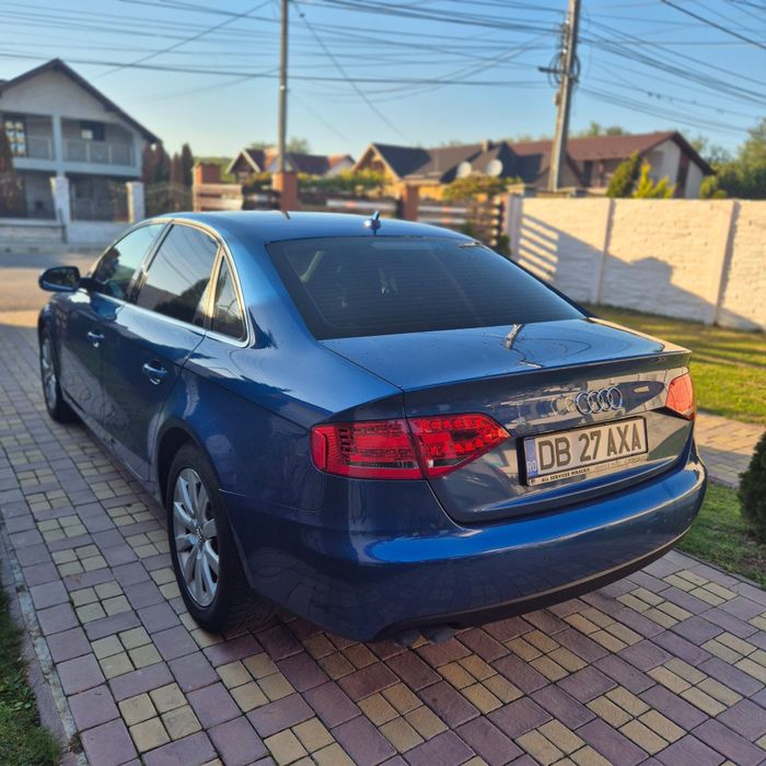 Vând Audi A4 B8 2010 2.0 TDI