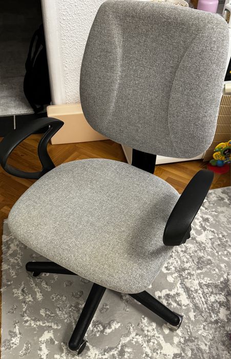 Scaun rotativ birou gri