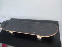 Skateboard Enuff folosit foarte putin