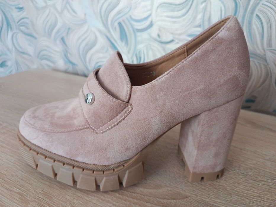 Нови обувки велур пудра розов цвят