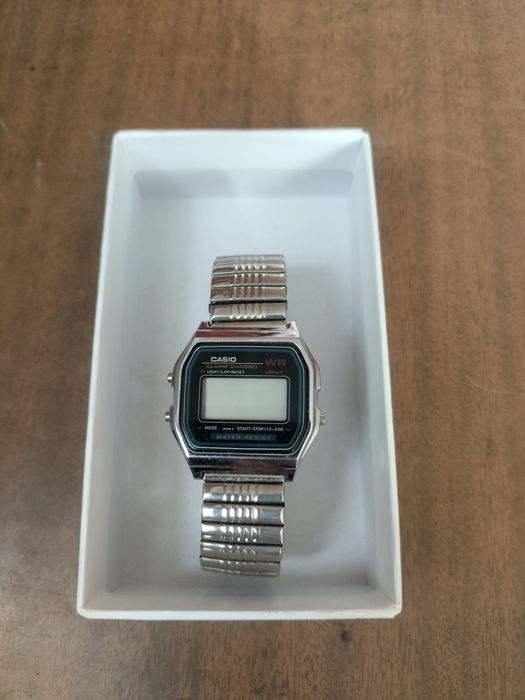 Продам часы casio электронный