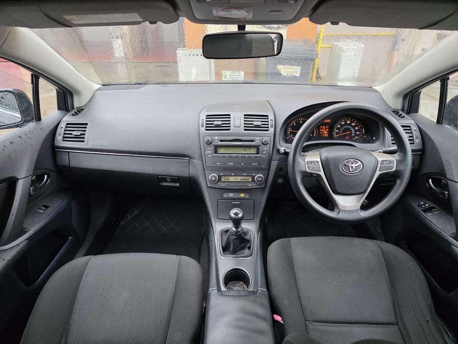 Toyota Avensis T27 2011