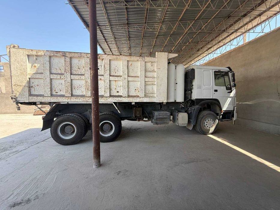 Самосвал HOWA A6 заводской метан газ