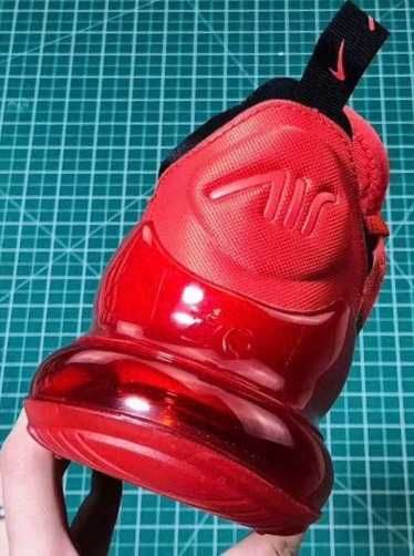 Оригинални дамски маратонки Nike Air Max 270 налични номер 38