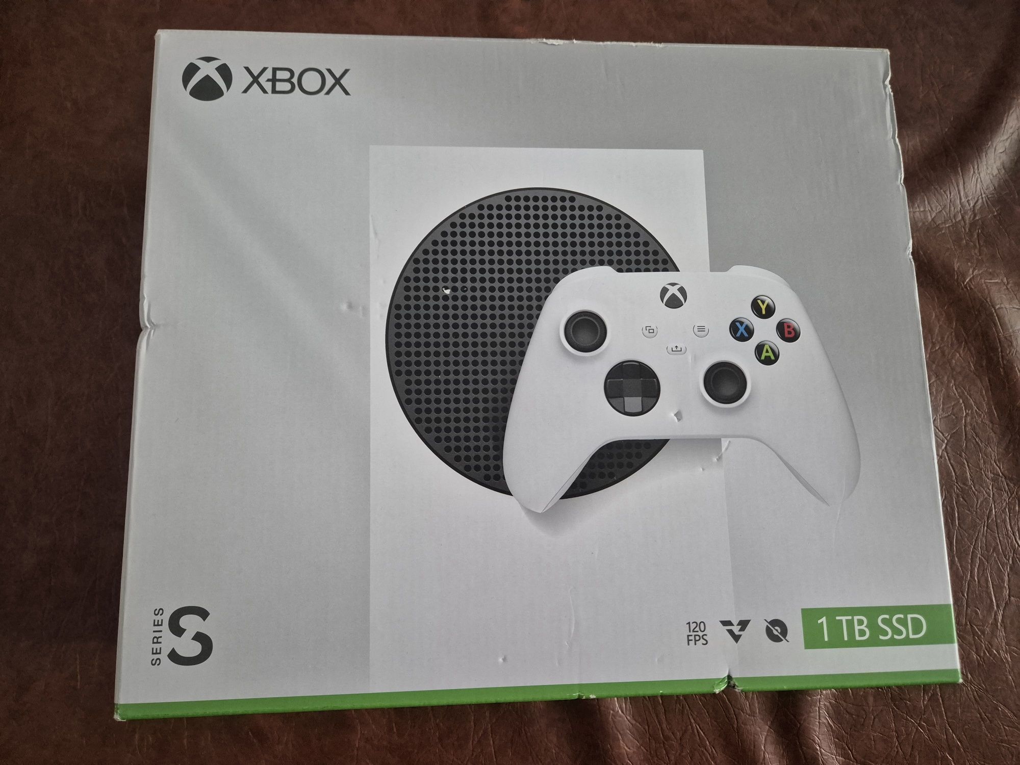 Vând Xbox series S nou de 1 TB in Iași