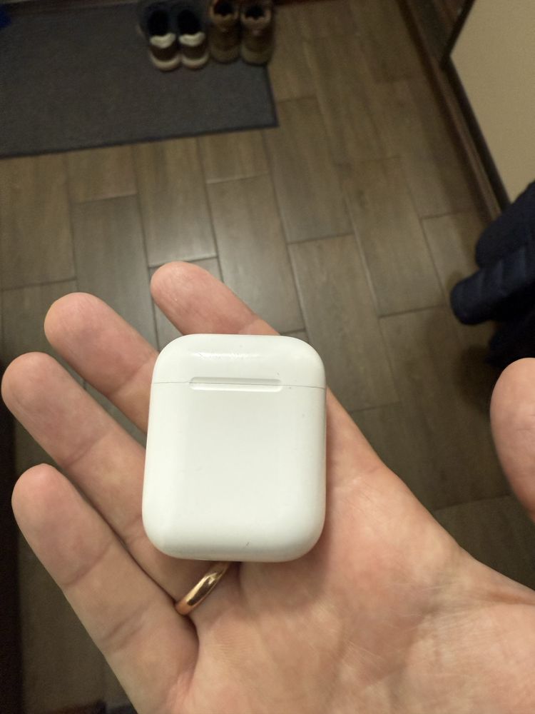 Кейс от наушников airpods, оригинальный