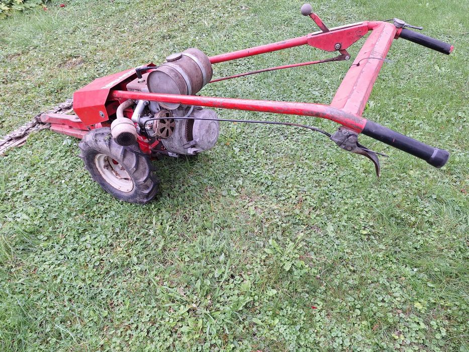 Motocoasă bucher
