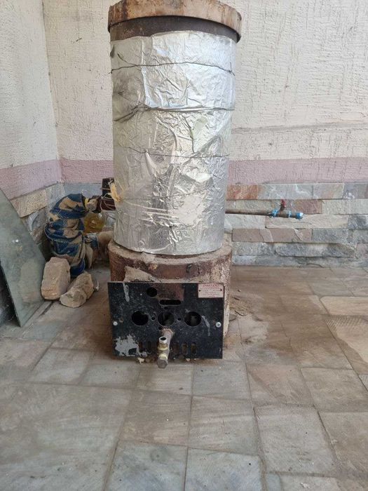 Газовый котёл с насосом и горелкой,,Gazda ishlaydigan kotyol sotiladi
