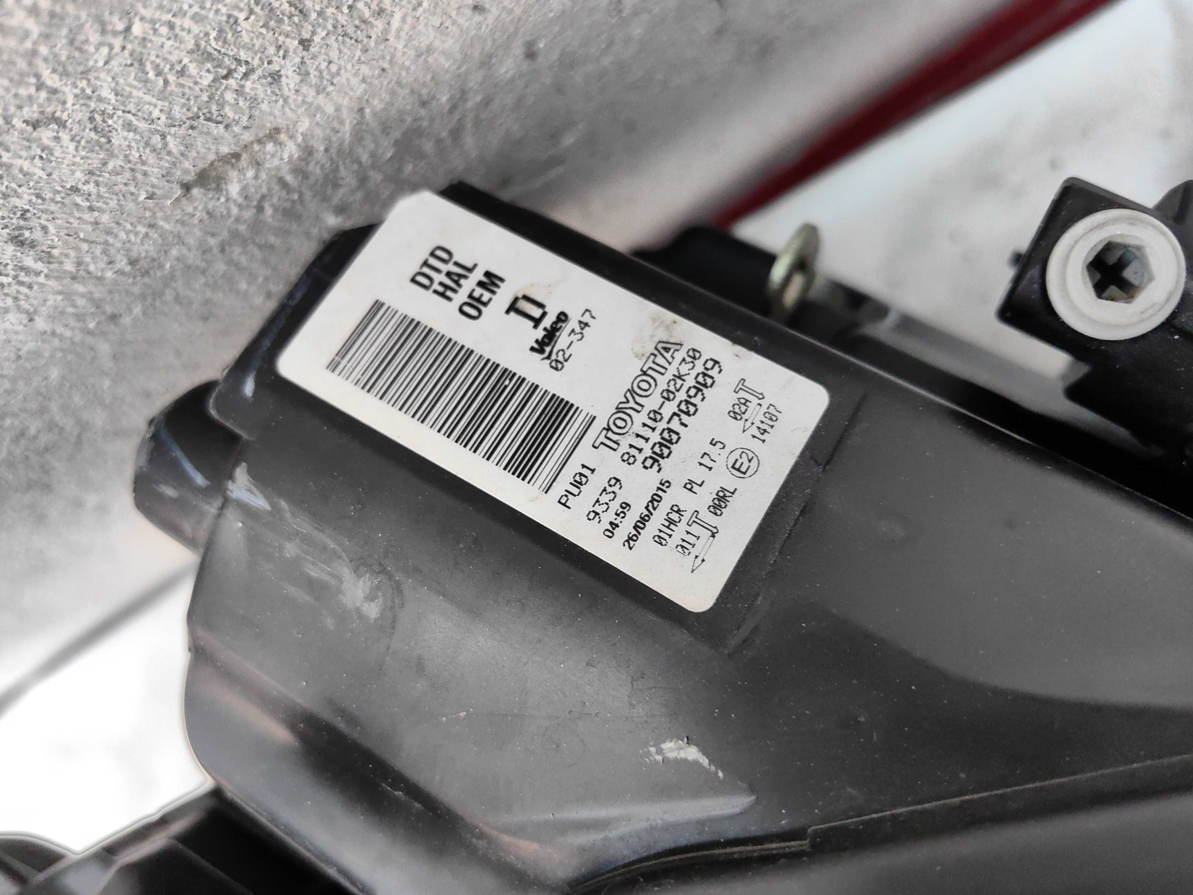 Оригинален фар Тойота Аурис  Toyota Auris Led