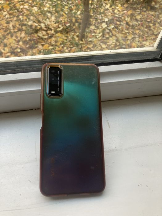 Продам телефон 2020 года модель телфона vivoY2027