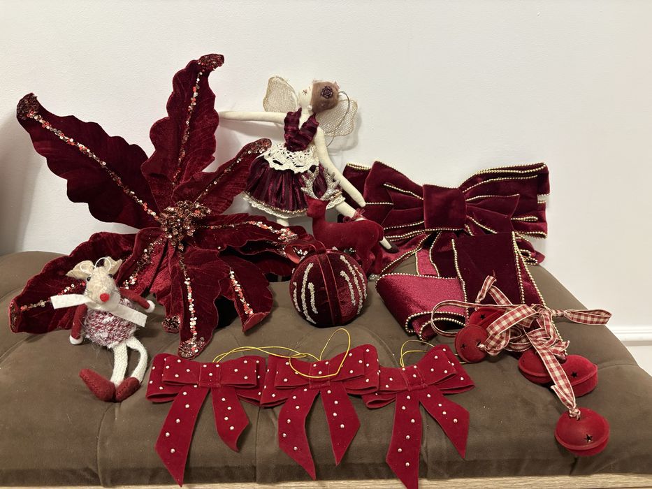 Lot decoratiuni brad burgundi