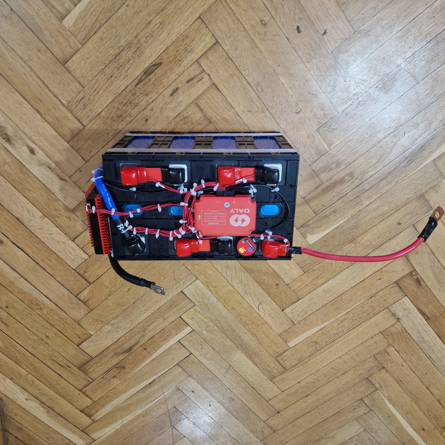 НОВ! 12V 320A lifepo4.Литиев акумулатор 4Kw. кемпер каравана соларни