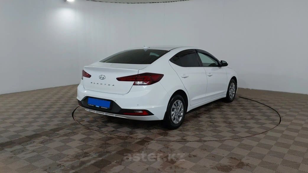 Hyundai Elantra 2020