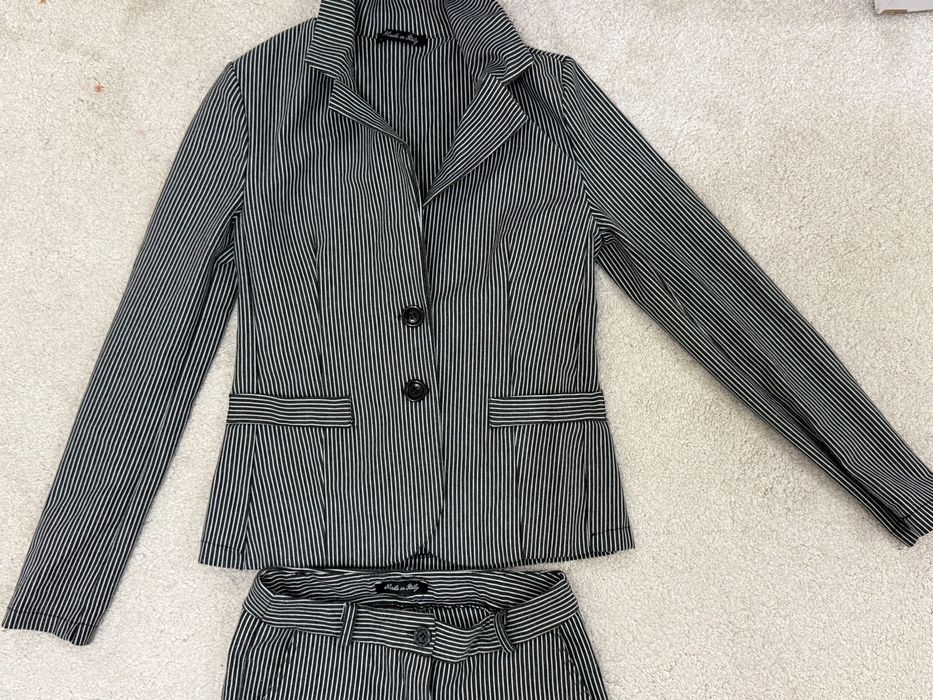 Дамски комплект сиво райе