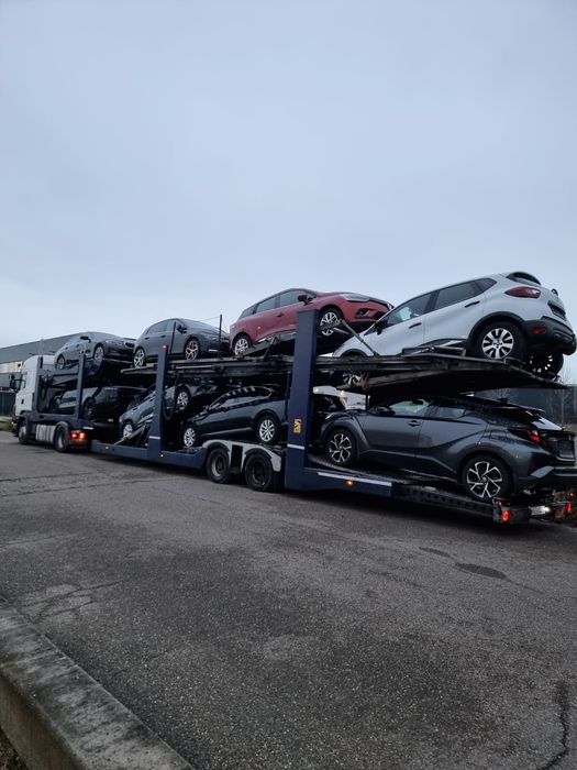 Vând transportor