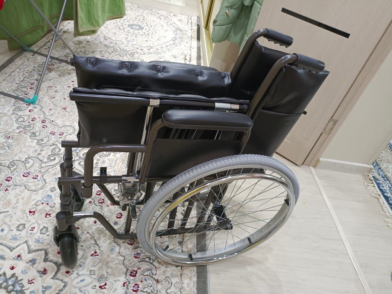 Коляска для людей с инвалидностью