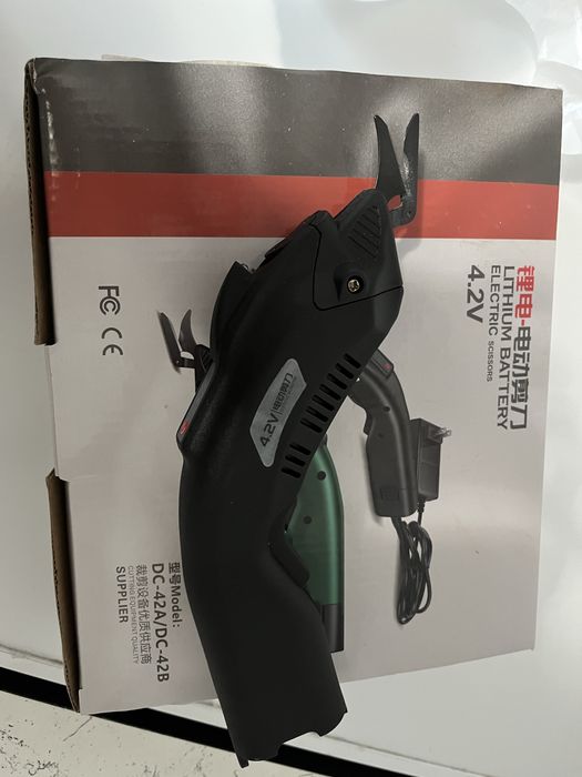 Продам электрические ножницы