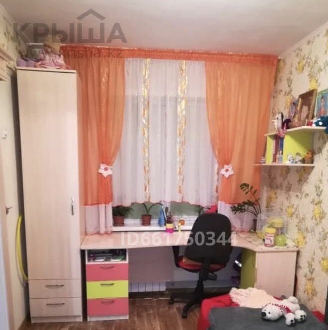 Продам стол и шкаф