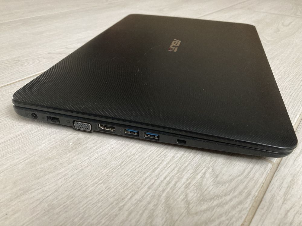 Laptop Asus X554L, dual core intel i3 -4030, placa video dedicata