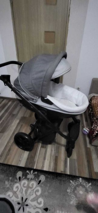 Vand carut pentru nou nascuti