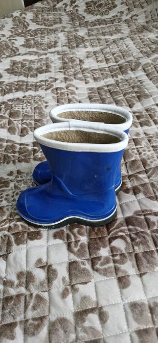 Продам сапожки резиновые