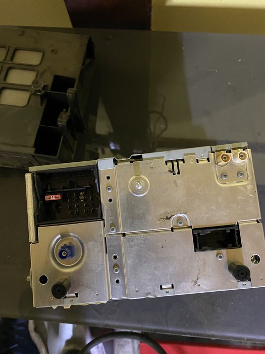 Navigație +Magazie CD VW Passat B6 pret 500 lei