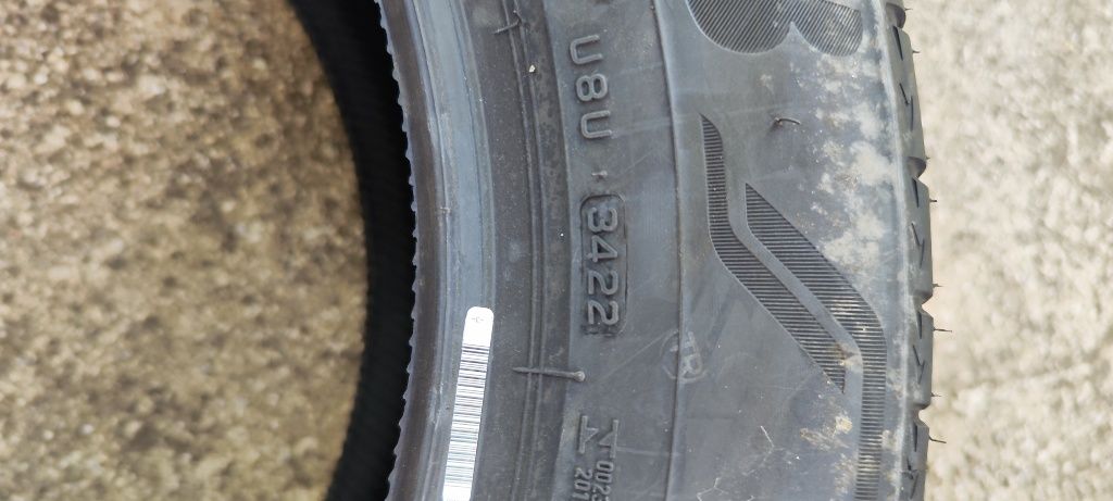 Vând un cauciuc Bridgestone 255 55 R19 Nou
