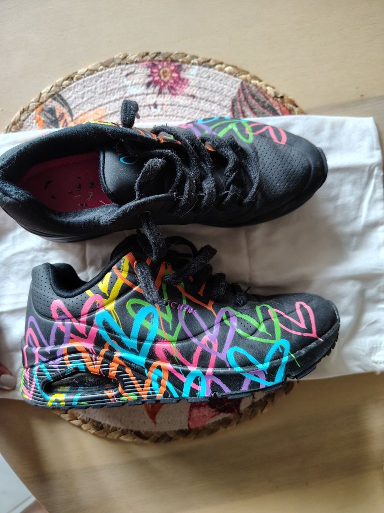 Продавам маратонки Skechers