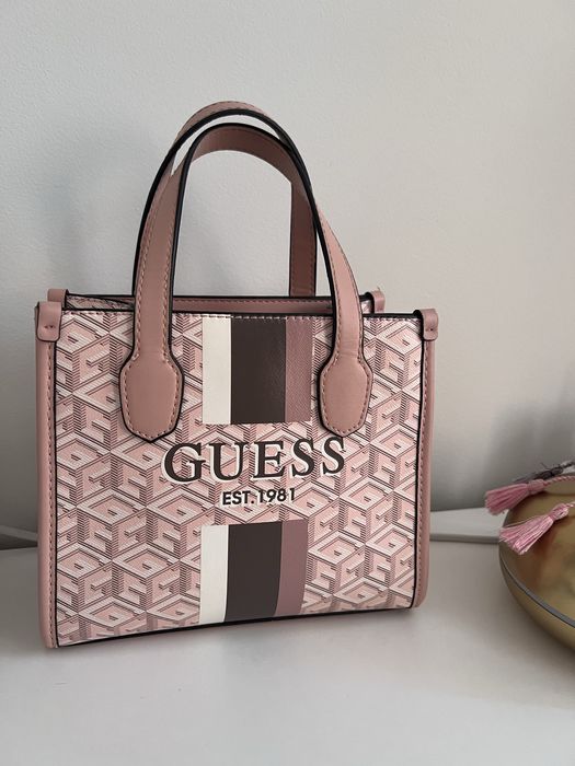 Guess дамска оригинална чанта