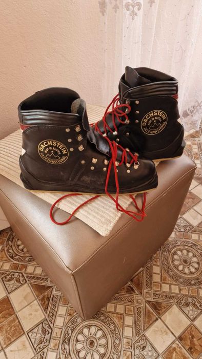 Clăpari schi vintage Dachstein din piele ani 60