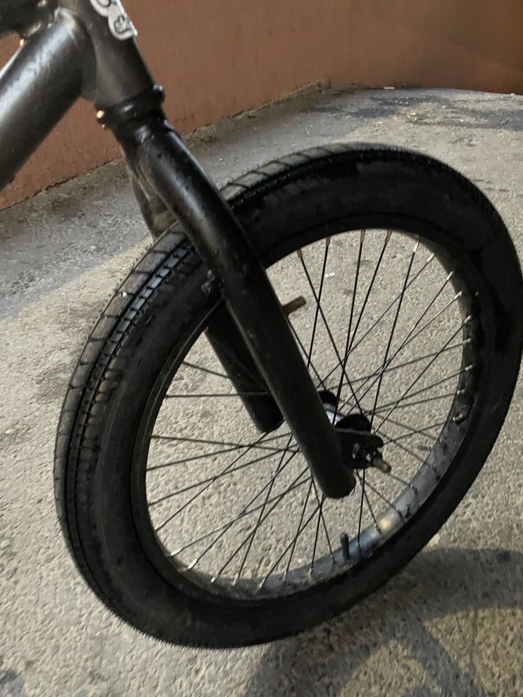 BICICLETA BMX potrivită pt 8-14 ani