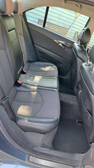 Mercedes E 220 W 211